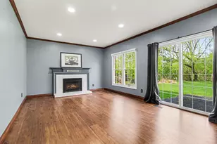 15698 Oakhill Ct, Livonia, MI 48154 - Photo 6