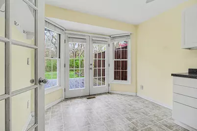 15698 Oakhill Court, Livonia, MI 48154 - Photo 14