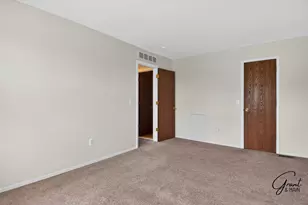 15834 N Franklin Dr, Clinton Twp, MI 48038 - Photo 12