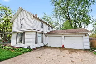 126 E South St, Vicksburg, MI 49097 - Photo 1