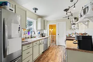 126 E South St, Vicksburg, MI 49097 - Photo 10