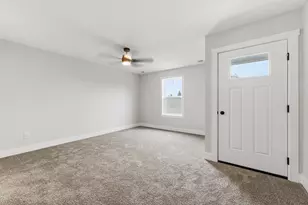 910 Indiana Ave, South Haven, MI 49090 - Photo 10
