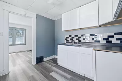 104 W Roosevelt Avenue, Battle Creek, MI 49037 - Photo 8