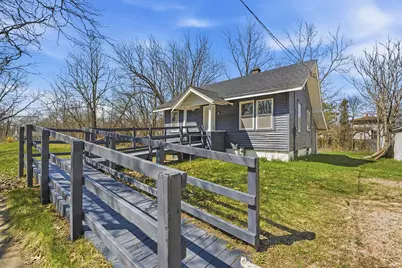 104 W Roosevelt Avenue, Battle Creek, MI 49037 - Photo 2