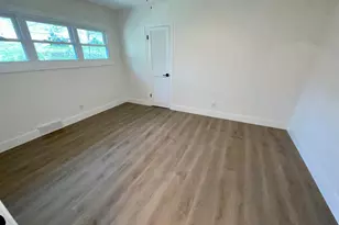 2737 Meadowvale Dr SE, Grand Rapids, MI 49506 - Photo 14