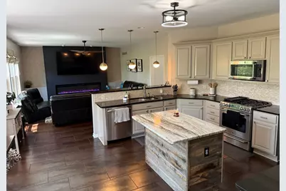 48871 Manhattan Circle, Canton, MI 48188 - Photo 12