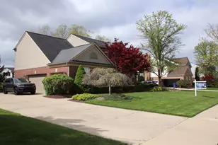 48871 Manhattan Cir, Canton, MI 48188 - Photo 4