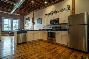 86 Washington St, Manistee, MI 49660 - Photo 8