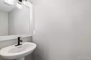 7870 Woodhurst Dr NE, Rockford, MI 49341 - Photo 20