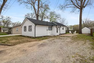 735 Bright Water Dr, Coldwater, MI 49036 - Photo 4