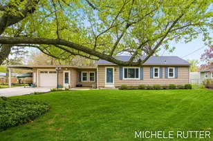 526 Pinecrest St, Holland, MI 49424 - Photo 2