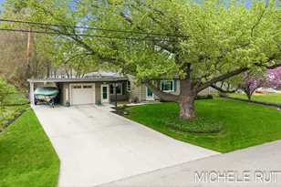 526 Pinecrest St, Holland, MI 49424 - Photo 8
