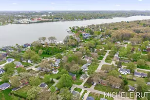 526 Pinecrest St, Holland, MI 49424 - Photo 10
