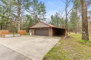 8462 Loveless Dr, Howard City, MI 49329 - Photo 22