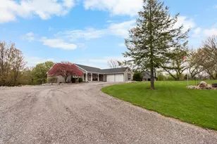 6540 Munsell Rd, Howell, MI 48843 - Photo 2
