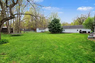 566 N Marshall Ave, Marshall, MI 49068 - Photo 22