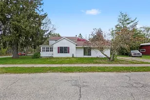 282 W Washington St, Newaygo, MI 49337 - Photo 26