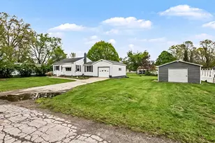 615 Gregory Pl, Jackson, MI 49202 - Photo 4