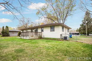 15500 Pine St, Grand Haven, MI 49417 - Photo 6
