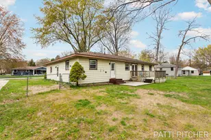15500 Pine St, Grand Haven, MI 49417 - Photo 4