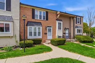 3273 Bolgos Cir, Ann Arbor, MI 48105 - Photo 2
