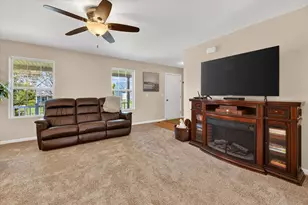 86 Fox Meadows Ct, Howell, MI 48843 - Photo 12
