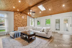 118 Ivanhoe Ave NE, Grand Rapids, MI 49546 - Photo 4