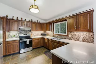 15967 Ryan Dr, Holland, MI 49424 - Photo 20