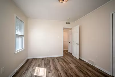 28465 N Clements Circle, Livonia, MI 48150 - Photo 12