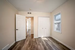 28465 N Clements Cir, Livonia, MI 48150 - Photo 14