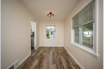 28465 N Clements Circle, Livonia, MI 48150 - Photo 6