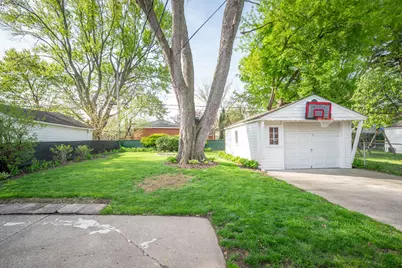 28465 N Clements Circle, Livonia, MI 48150 - Photo 18