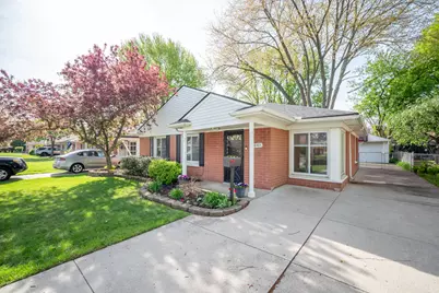28465 N Clements Circle, Livonia, MI 48150 - Photo 2