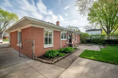 28465 N Clements Circle, Livonia, MI 48150 - Photo 16