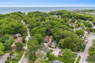 3220 Lakeshore Dr, Muskegon, MI 49441 - Photo 48