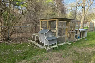 586 W River Rd, Muskegon, MI 49445 - Photo 18