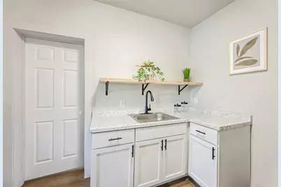 415 W Walnut Street, Kalamazoo, MI 49007 - Photo 4