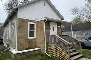 979 Scott St, Muskegon, MI 49442 - Photo 2
