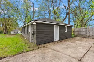 47 Wayne St, Allegan, MI 49010 - Photo 8