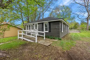 47 Wayne St, Allegan, MI 49010 - Photo 1
