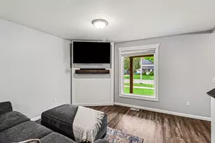 611 S Farmer St, Otsego, MI 49078 - Photo 4