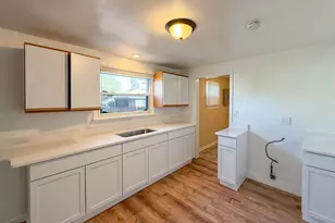 13460 Georgiana Ave, Warren, MI 48089 - Photo 6