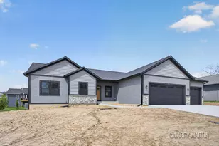 1845 Stratford Ln NW, Grand Rapids, MI 49534 - Photo 2