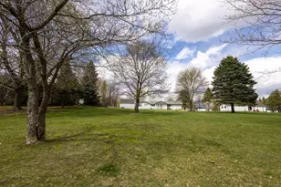 330 Johnson St, Edmore, MI 48829 - Photo 52