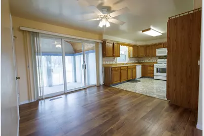 330 Johnson Street, Edmore, MI 48829 - Photo 6
