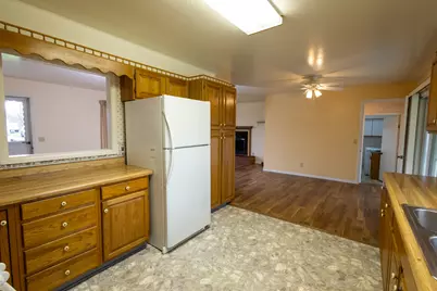 330 Johnson Street, Edmore, MI 48829 - Photo 8