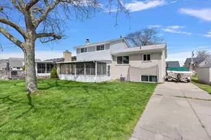 38909 Lakeshore Dr, Harrison Township, MI 48045 - Photo 40