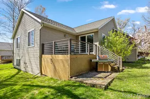 2631 Stockwood Dr NE, Grand Rapids, MI 49505 - Photo 8