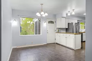 1924 Newton Ave SE, Grand Rapids, MI 49506 - Photo 8