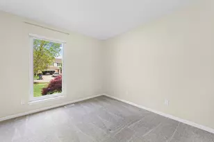 821 Huntington Dr, South Lyon, MI 48178 - Photo 18